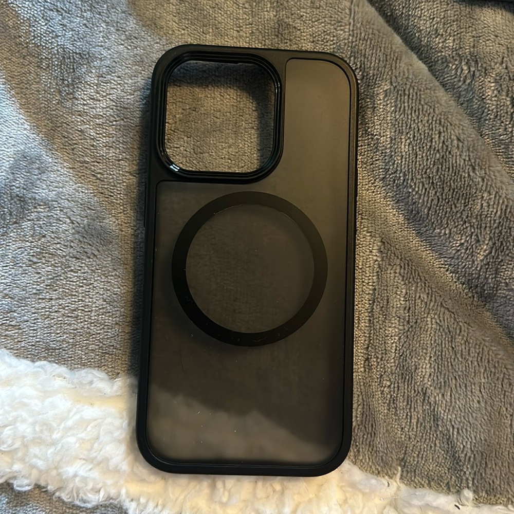black magsafe 14 pro case